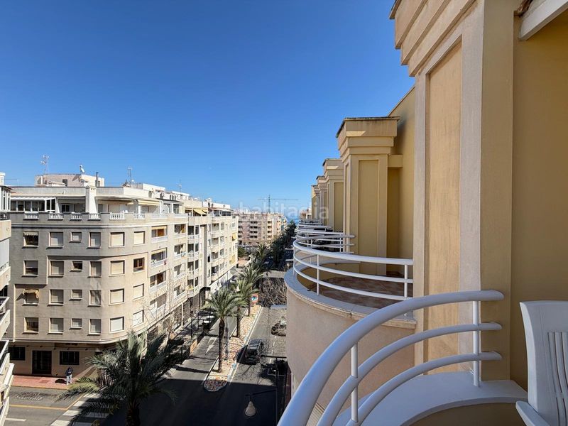 Foto d0eac95d-f61d-4996-ab86-fa12cf9850ed. Àtic amb aparcament a Zona Playa del Cura Torrevieja