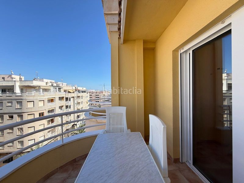 Foto fd4dae91-f75c-4cb4-bd43-88158f1630a0. Àtic amb aparcament a Zona Playa del Cura Torrevieja