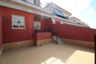 Casa adossada a Parque Acuático - Sector 25. Dúplex adosado con piscina comunitaria en aguas nuevas, torrevie