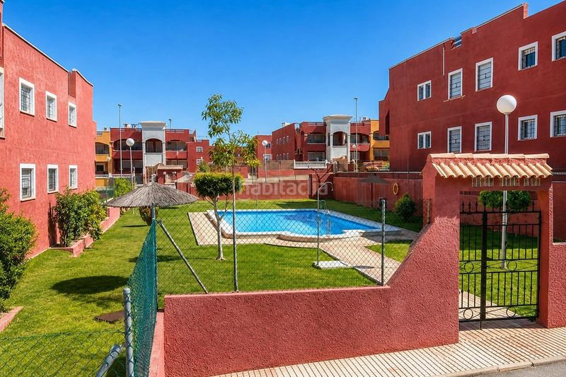 Foto c9b205bb-0ae8-4533-abb8-c5204b4d98c2. Casa amb aparcament piscina a La Florida Orihuela