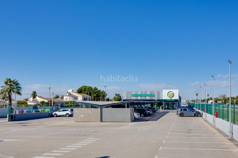 Foto a27054eb-51b4-42f7-9d4a-0d9063a612bb. Casa a Zona Carrefour - Urbanizaciones Torrevieja