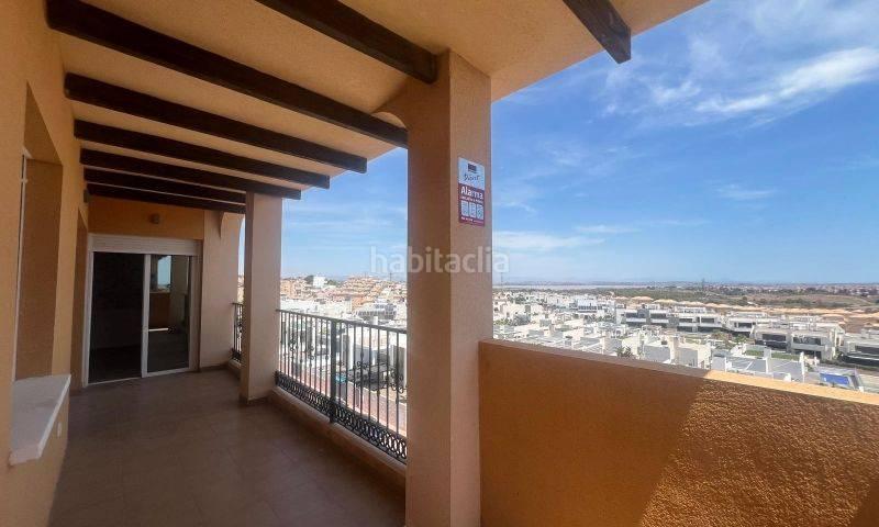 Foto 0e2bc298-94cc-4e37-9d9b-2ab15d389806. Apartament amb piscina a Los Almendros Orihuela
