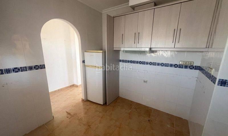 Foto 2396e372-1c33-48b6-b947-0515e4218003. Apartament amb piscina a Los Almendros Orihuela