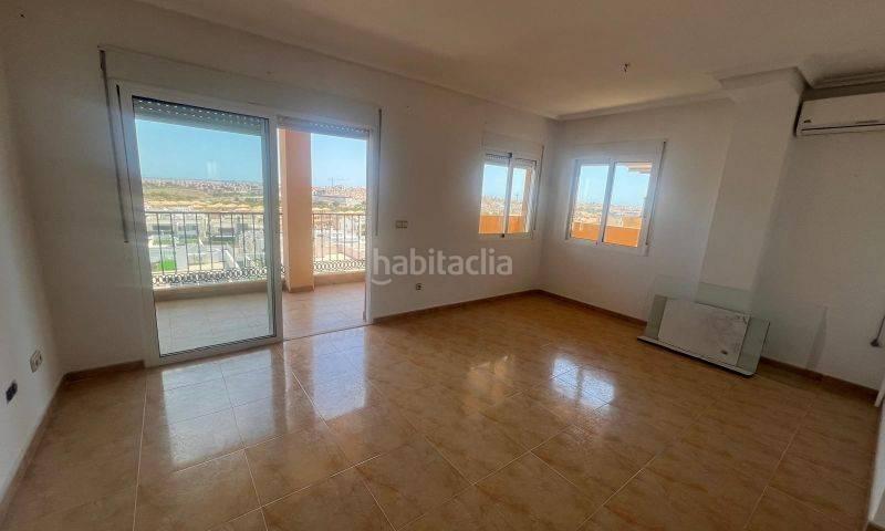 Foto 37c66b91-3f39-4870-ae1c-5af6a29194b5. Apartament amb piscina a Los Almendros Orihuela