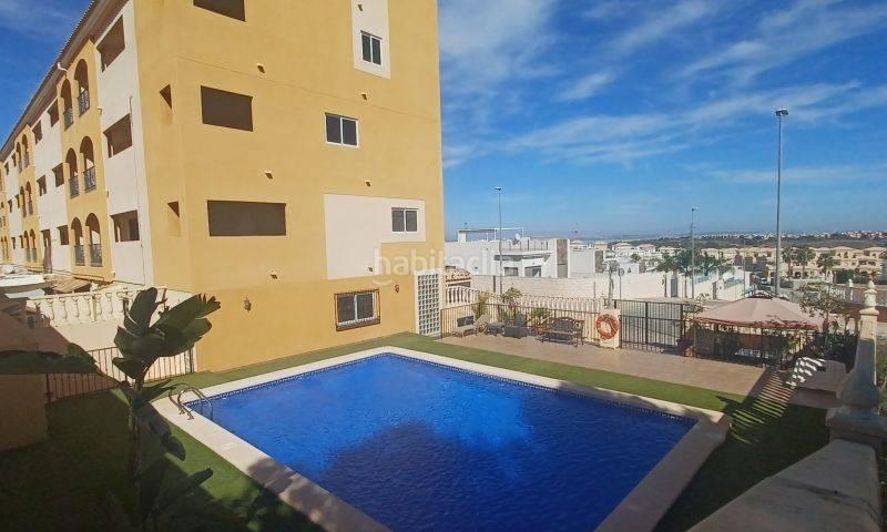 Foto 8abac933-a9d9-4c73-ad04-6806ed46c303. Apartament amb piscina a Los Almendros Orihuela
