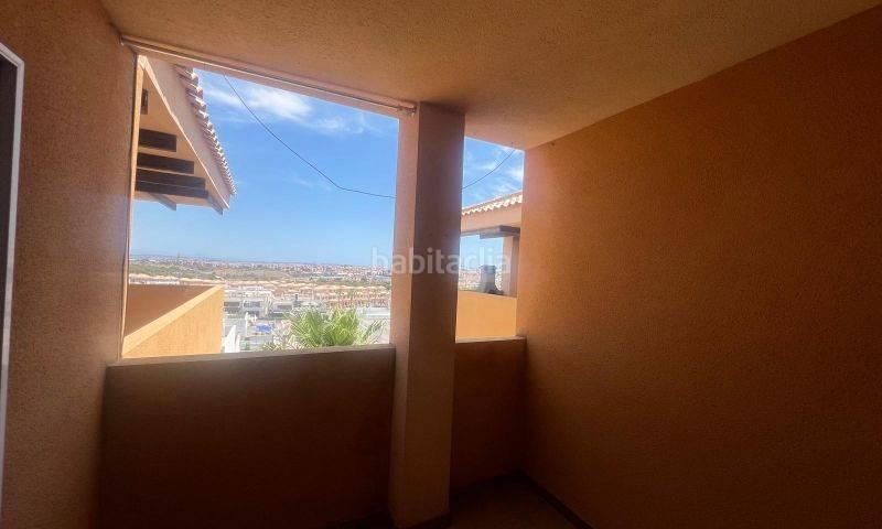 Foto 8abdb094-7f0f-41c4-b2d7-484657738fa9. Apartament amb piscina a Los Almendros Orihuela