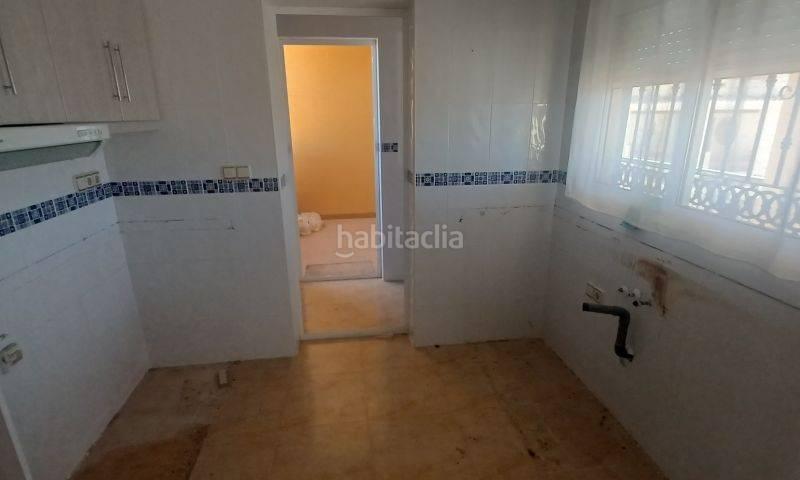 Foto e9626e43-999b-4a8c-a460-66177c790420. Apartament amb piscina a Los Almendros Orihuela