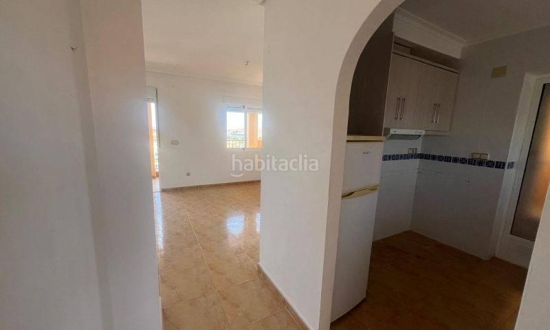 Foto fb8aa048-65d8-4590-bd88-e22972693524. Apartament amb piscina a Los Almendros Orihuela