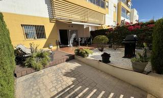 Apartament a Villamartín-Las Filipinas. Moderna planta baja con jardin y piscina comunitaria en entorno