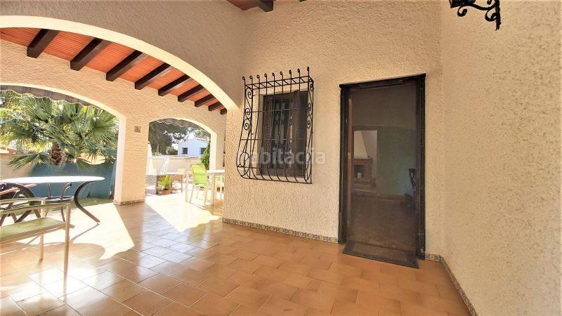 Foto 2797211e-4718-4a9f-9aff-61304f2f612e. Chalet mit pool in Punta Prima Orihuela