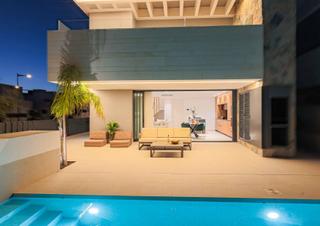 Xalet a Mar Menor golf. Nueva villa de diseño en santa rosalía lake