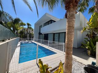 Chalet à Rojales. Tu oasis de ensueño te espera en rojales!