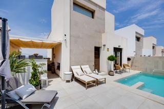 Xalet  Calle laguna del prado. En venta villa independiente seminueva, ciudad quesada rojales
