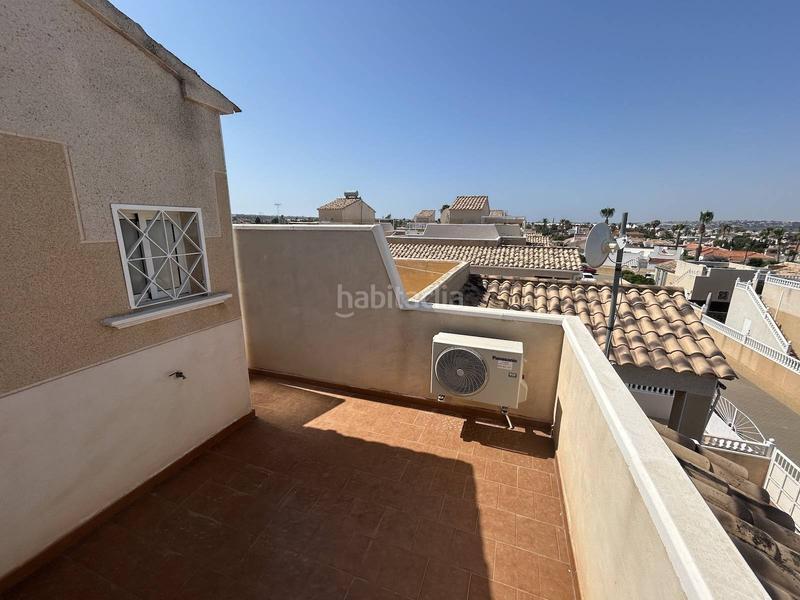 Foto 0f0961e2-2bf1-432e-b812-ce099cc3ab7a. Casa encantadora casa con vistas impresionantes y terraces soleadas en Torrevieja