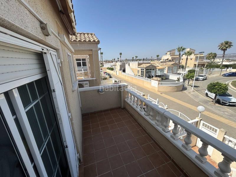 Foto ff2291e6-c272-49b0-9c53-cb5a7e00ffae. Casa encantadora casa con vistas impresionantes y terraces soleadas en Torrevieja