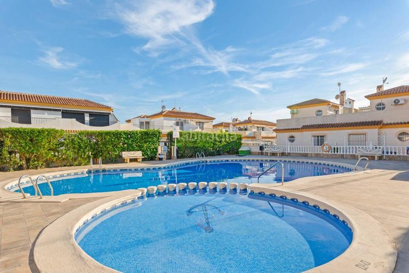 Foto 22da3c01-0d4b-41a9-9591-a3b400f3a770. Haus mit heizung parking in Lomas de Cabo Roig - Los Dolses Orihuela