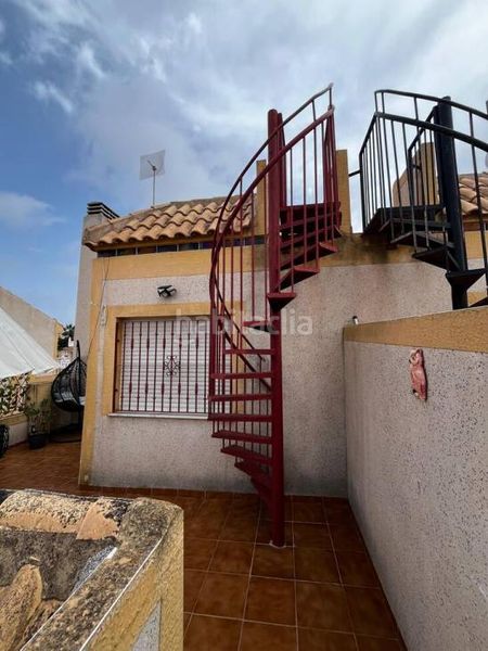 Foto a510e0f0-3b96-4b67-9e4b-fb5127913be7. Dúplex amb piscina a Parque de las Naciones Torrevieja