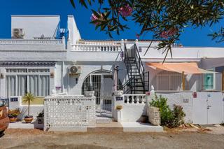 Casa  Camas. Bungalow de 2 plantas y 2 dormitorios en zona san luis torreviej