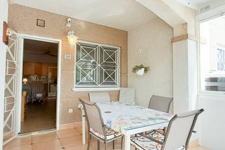 Haus in Aguas Nuevas. Encantador bungalow en ur altos de la bahia vii, alicante