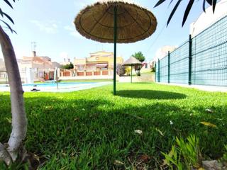 Casa a Los Balcones-Los Altos. Encantador bungalow de 1 dormitorio con solárium y piscina en lo
