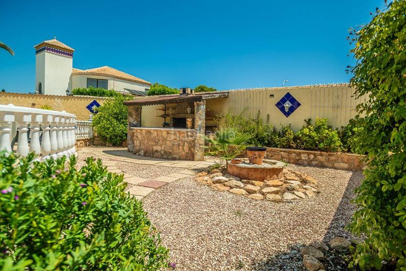 Foto 9ef19bc6-9638-4834-b3e8-6072ac62b8fe. Chalet with pool in Zona Carrefour - Urbanizaciones Torrevieja