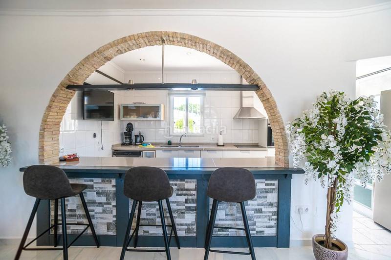 Foto 59100d51-2e3c-4af5-8818-70dd207526a9. Chalet con piscina in Zona Carrefour - Urbanizaciones Torrevieja