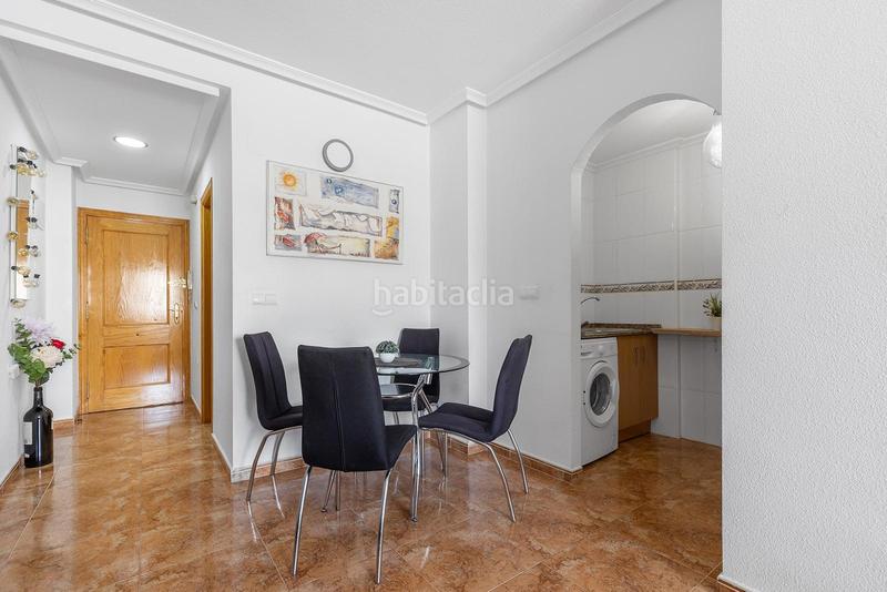 Foto 632cbd74-15d5-477f-9a02-96084a38067e. Estudio en calle joaquin chapaprieta estudio con orientación sur y piscina comunitaria en Torrevieja