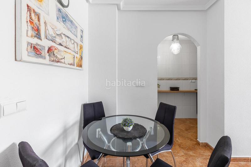 Foto ae0ed8ca-406d-490b-8066-029223273c02. Estudio en calle joaquin chapaprieta estudio con orientación sur y piscina comunitaria en Torrevieja