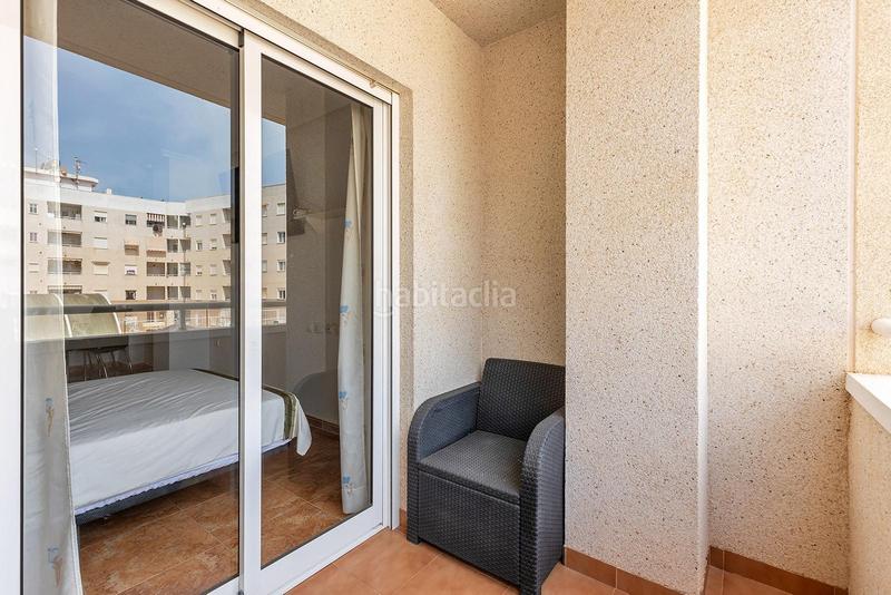 Foto bf58a25d-ac88-4bf0-b7f5-f861cc245163. Estudio en calle joaquin chapaprieta estudio con orientación sur y piscina comunitaria en Torrevieja