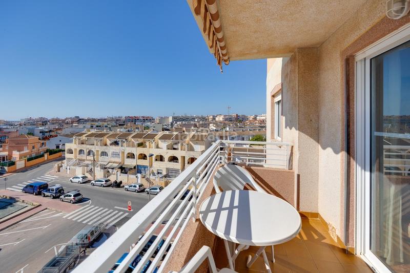 Foto e25b85c2-0f06-4ce1-8fcc-a45bc1807fd9. Apartamento en calle copenhague apartamento de 2 dormitorios en residencial con piscina, en Torrevieja