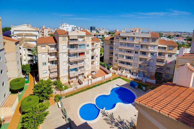 Foto fa503657-aad0-46b0-8330-245b68779a22. Apartamento en calle copenhague apartamento de 2 dormitorios en residencial con piscina, en Torrevieja