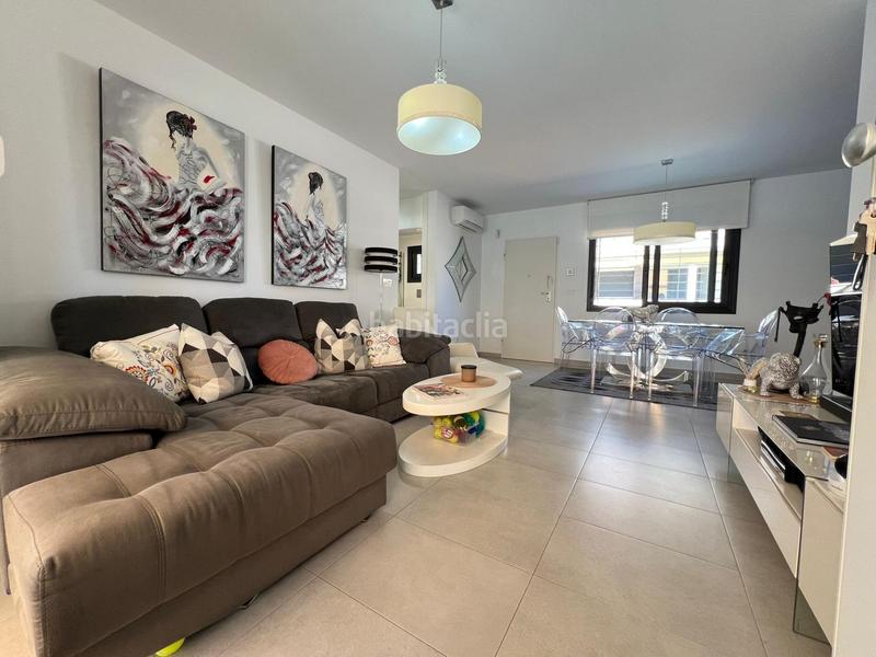 Foto d651de46-c9b5-4e89-ad04-6329059856ce. Haus mit parking pool in Pueblo Latino Pilar de la Horadada