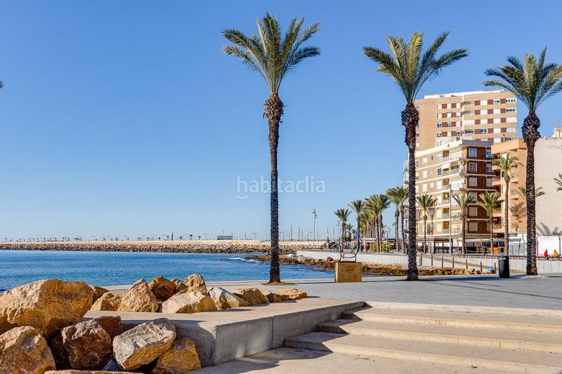 Foto 02e50b89-9674-4488-a945-5d8aec75c85f. Apartamento  de 3 dormitorios con vistas al puerto y al mar , zona centro en Torrevieja