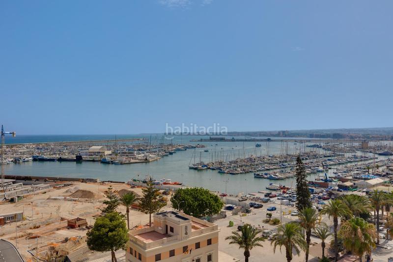 Foto 05b7c589-44d7-4cc3-be8e-af896c955d4e. Apartamento  de 3 dormitorios con vistas al puerto y al mar , zona centro en Torrevieja