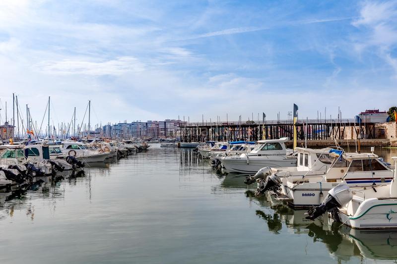 Foto 0b775f00-735d-4b66-9255-71362fa3fbe4. Apartamento  de 3 dormitorios con vistas al puerto y al mar , zona centro en Torrevieja