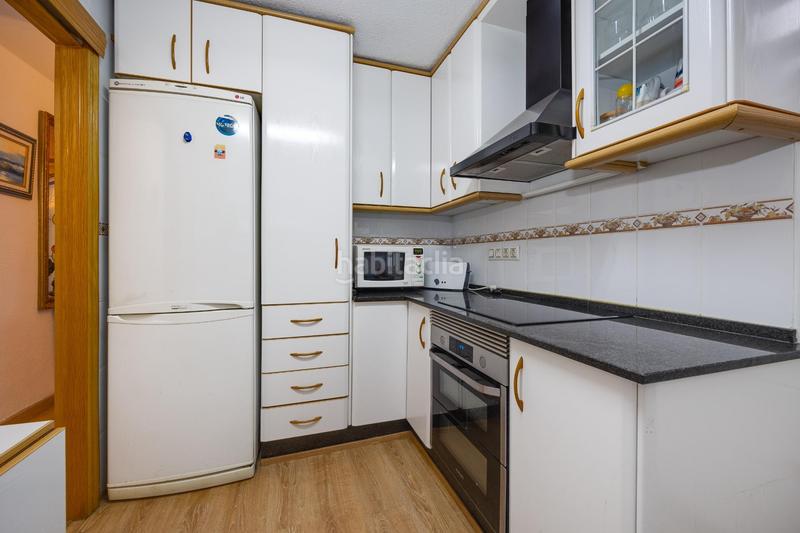 Foto 126c5dc2-ec3b-47d6-a653-981538005264. Apartamento  de 3 dormitorios con vistas al puerto y al mar , zona centro en Torrevieja