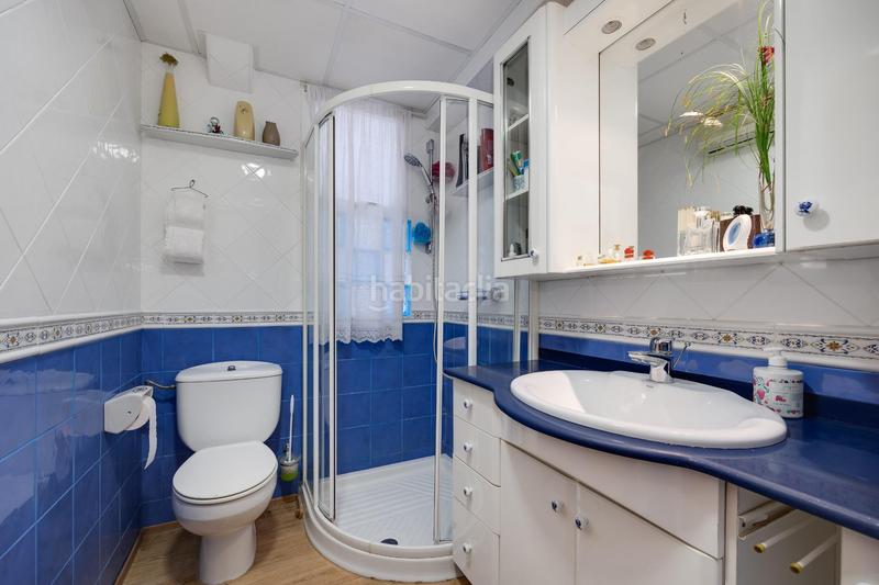 Foto 15b82319-18be-46e4-b5de-fd4976a2adf6. Apartamento  de 3 dormitorios con vistas al puerto y al mar , zona centro en Torrevieja