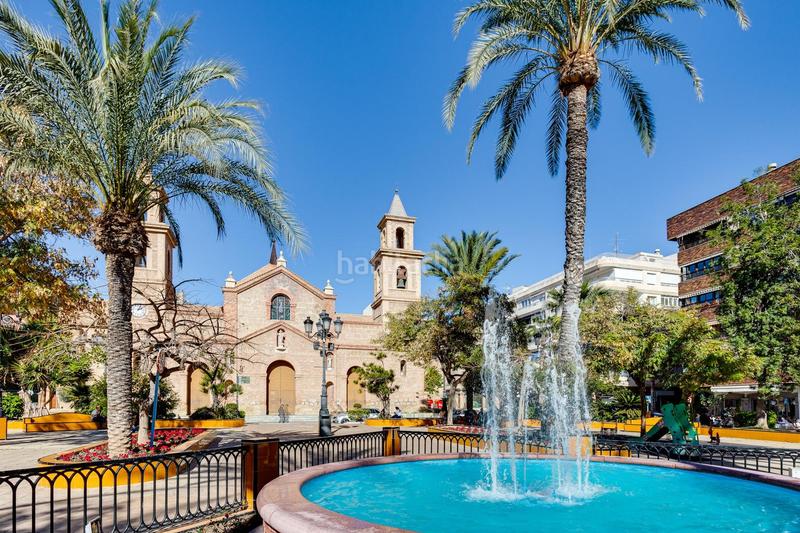 Foto 1b7f8a28-73d7-4403-8c09-ca83a3646192. Apartamento  de 3 dormitorios con vistas al puerto y al mar , zona centro en Torrevieja