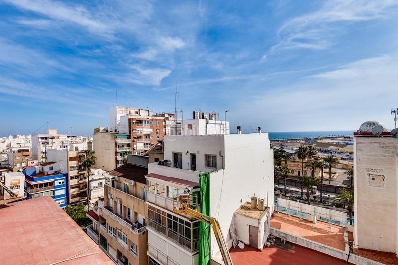 Foto 53dd78ee-5b02-419c-902d-2ba1794dd416. Apartamento  de 3 dormitorios con vistas al puerto y al mar , zona centro en Torrevieja