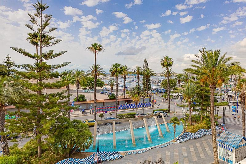 Foto 57f39b28-ef82-4133-98df-2ba4984290c0. Apartamento  de 3 dormitorios con vistas al puerto y al mar , zona centro en Torrevieja