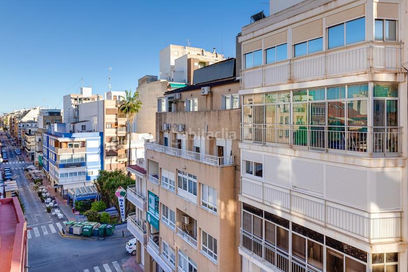 Foto 5a965bf3-0323-4af9-b2e9-17bbdc3750d0. Apartamento  de 3 dormitorios con vistas al puerto y al mar , zona centro en Torrevieja