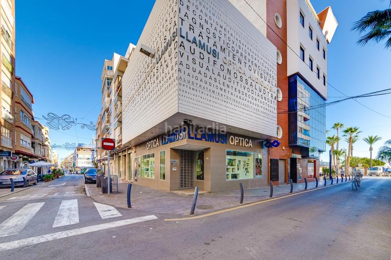 Foto 64b8f8f0-4b2f-4ac5-a13b-f26fd503d185. Apartamento  de 3 dormitorios con vistas al puerto y al mar , zona centro en Torrevieja