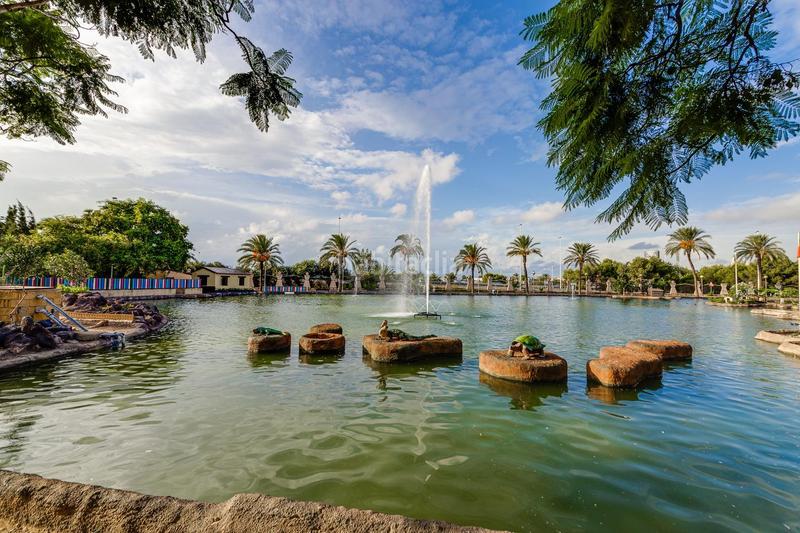 Foto a31aa8fa-12b3-4881-97f7-e87a2685b746. Apartamento  de 3 dormitorios con vistas al puerto y al mar , zona centro en Torrevieja