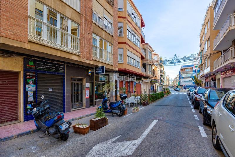 Foto cb46aff0-809f-42d9-9ec4-c609b810d2c6. Apartamento  de 3 dormitorios con vistas al puerto y al mar , zona centro en Torrevieja