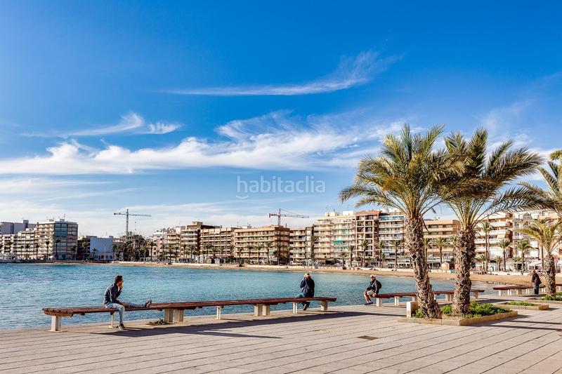 Foto da8f7e7a-96a0-48de-aba1-13d2df5062da. Apartamento  de 3 dormitorios con vistas al puerto y al mar , zona centro en Torrevieja