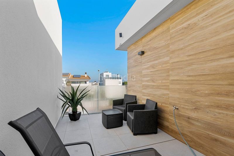 Foto 81ced589-a128-4d86-ad5d-035735c53555. Xalet amb piscina a Rojales