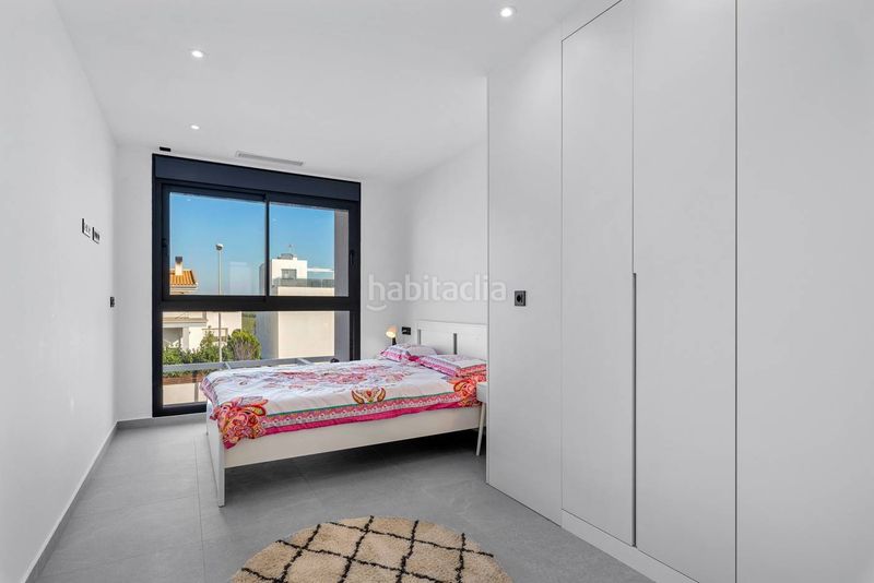 Foto fa22531c-38e9-4783-8a31-d3a0baf3cb5f. Xalet amb piscina a Rojales