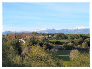Masía  Lloret de vista alegre. Exclusiva finca con vistas despejadas en son marrón