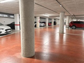 Aparcament cotxe a calle de Valldargent 52