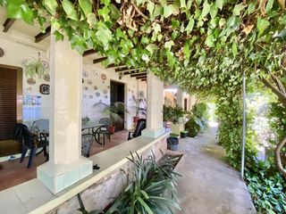 Haus  Calle de les vinyes. Exclusiva casa señorial con gran solar y piscina en son flor   u
